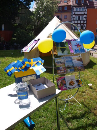 Darstellung des Lese-Zeltes auf dem Mittsommerfest
