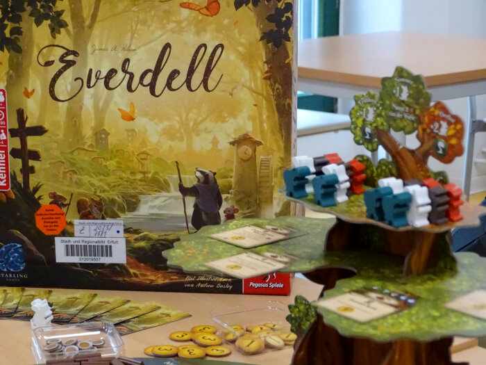 Brettspiele für jedermann Brettspiel Everdell mit Spielfiguren