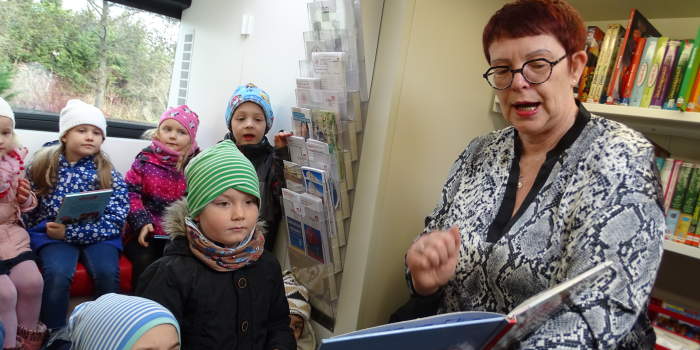„Groß, größer, am größten…“: Spannender Bücherbus-Start in Stotternheim