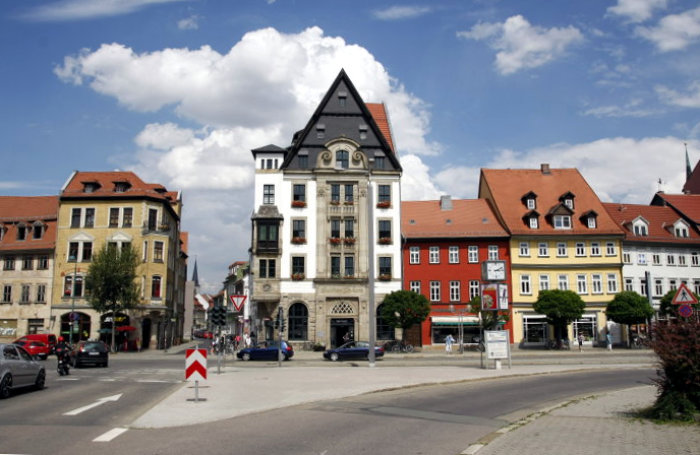 Hauptbibliothek am Domplatz Fassade der Hauptbibliothek am Domplatz.