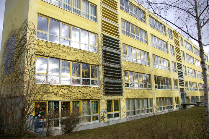 Foto: Bibliothek Krämpfervorstadt © Landeshauptstadt Erfurt, Stadtverwaltung Außenansicht der Bibliothek Krämpfervorstadt.