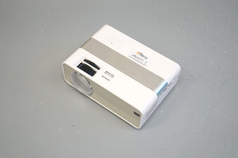 Foto eines Mini-LED-HD-Beamers