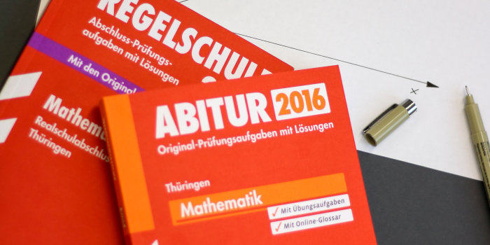 Foto: Prüfungsvorbereitung © Stadtverwaltung Erfurt Darstellung von zwei Büchern zum Thema Prüfungsvorbereitung