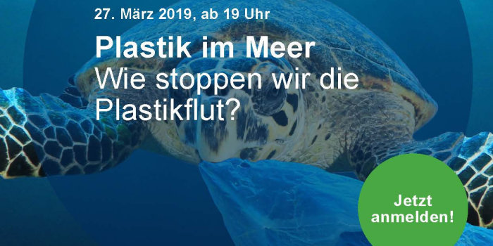 grafisch gestaltetes Plakat in Blau: Schildkröte in Plastikfolie beißend mit Veranstaltungsdaten