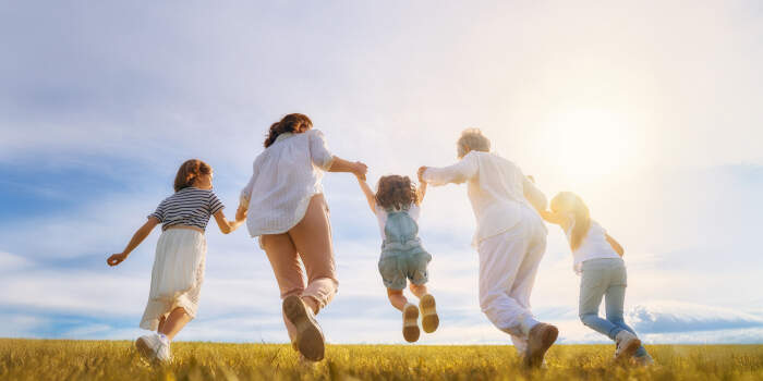 Interner Verweis: Kreativität und Neugier verbindet - Familienbildungstag 2025