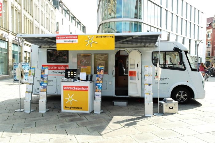 Energieberatung: Infomobil der Verbraucherzentrale zu Gast in der Stadt Infofahrzeug am Anger