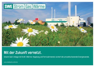 Gas- und Dampf-Kraftwerk auf grüner Wiese