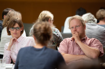 Menschen im Gespräch