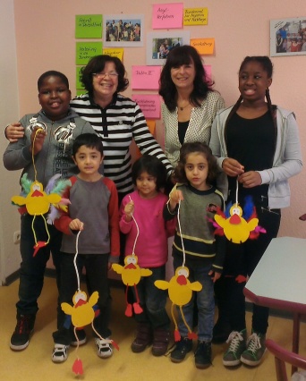 Zentrum für Integration und Migration Das Bild zeigt eine Gruppe Kinder im Zentrum für Integration und Migration