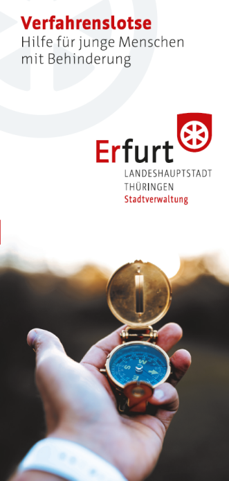 Deckblatt Bericht Verfahrenslotse 2025 Deckblatt Flyer Verfahrenslotse. Eine Hand hält einen Kompass.