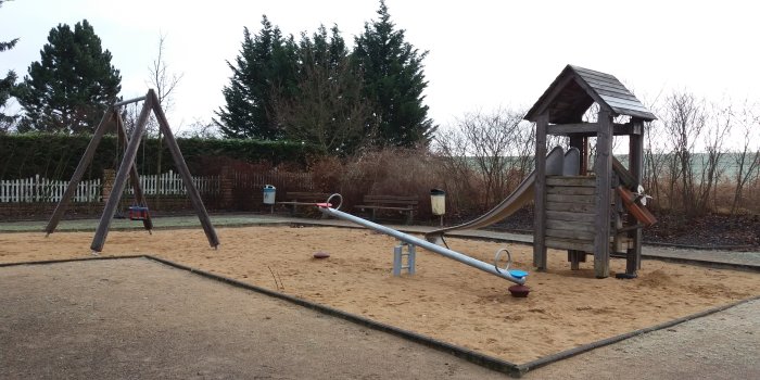 Foto: Spielplatz Töttlebener Höhe: Kombi-Spielanlage © Stadtverwaltung Erfurt Federtier, Kombi-Spielanlage, Sandkasten, Schaukel, Wippe