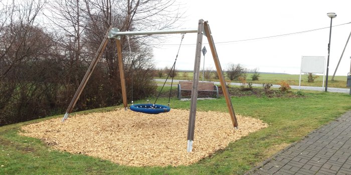 Foto: Spielplatz Kindelberg: Nestschaukel © Stadtverwaltung Erfurt Nestähnliches Sitzelement als Schaukel