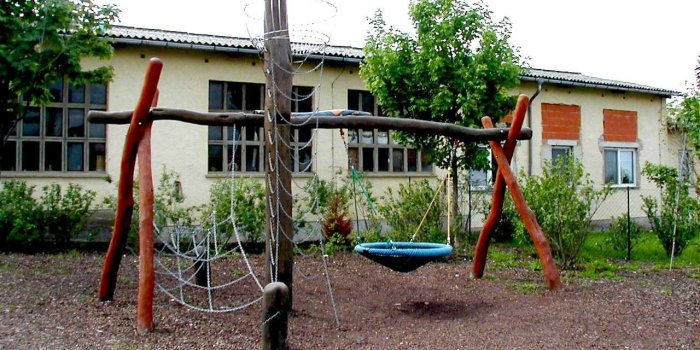 Foto: Spielplatz Vor der Ziegelei: Kombi-Spielanlage © Stadtverwaltung Erfurt Mehrfachschaukel und Korb