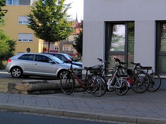 Parken Kfz und Fahrrad