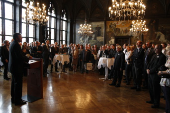 Foto - Ansprache des Oberbürgermeisters Andreas Bausewein im Festsaal des Rathauses zur Jahreshauptversammlung des Deutschen Bühnenvereins