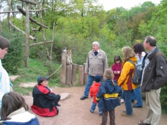 Foto: Zooführung am Berberberg im Zoopark © Landeshauptstadt Erfurt, Stadtverwaltung Foto - Zooführung am Berberberg im Zoopark