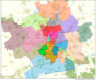 Kartenausschnitt mit farbig markierten Schuleinzugsbereichen.