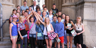 Welches Klassenfoto kommt in das zehnte Hausaufgabenheft?