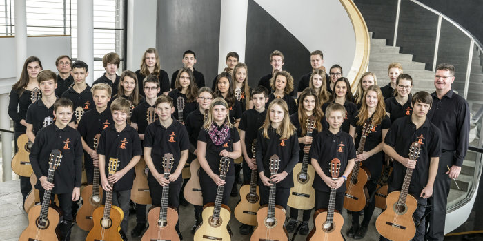 Foto: Jugendgitarrenensemble 2016 © Edelhoff Die Mitglieder des Jugendgitarrenensembles