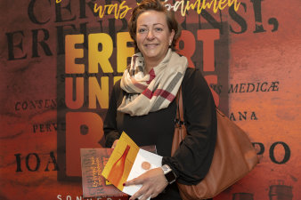 Foto: Juliane Keith, 6.666. Besucherin der Bierausstellung im Stadtmuseum © Stadtverwaltung Erfurt Eine Frau