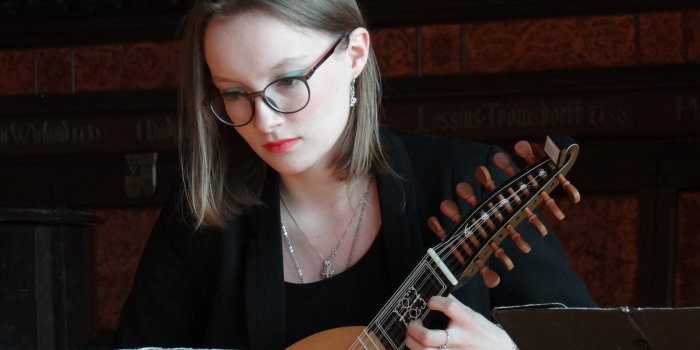 Foto: Wertvollstes Ergebnis der Musikschüler © Thomas Franke Junge Mandolinespielerin
