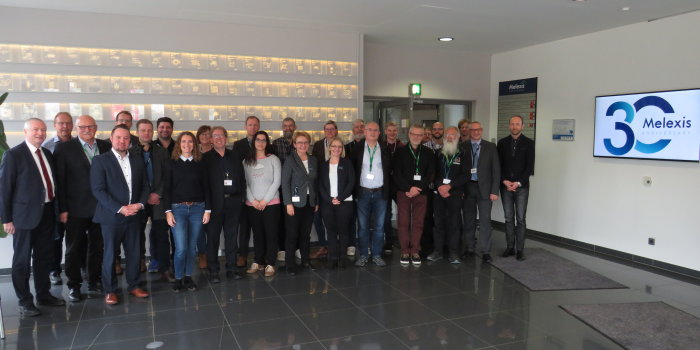 Foto: Melexis GmbH blickt auf 30 Jahre Unternehmensgeschichte zurück © Melexis GmbH Gruppenfoto der Mitarbeiter von Melexis GmbH