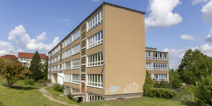 Foto: Gemeinschaftsschule „John F. Kennedy“ © Stadtverwaltung Erfurt Ein großes Gebäude