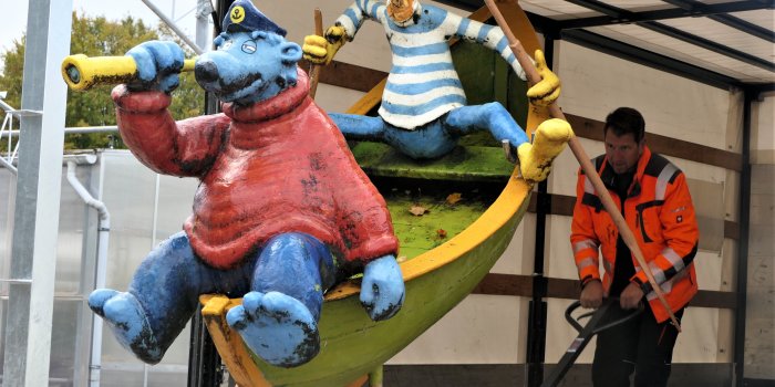 Foto: Kika-Figur "Hein Blöd" bekommt neuen Kopf © Stadtverwaltung Erfurt Die Figurengruppe wird verladen