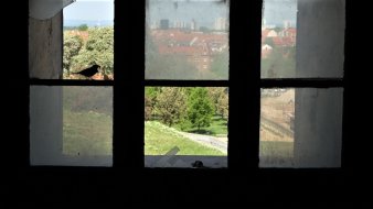 Foto: Fenster in der Defensionskaserne © Stadtverwaltung Erfurt/D. Baumbach Blick aus dem Fenster der Defensionskasern