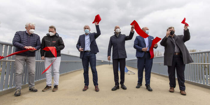 Freigabe des Auenteichs und der Brücke über die Straße der Nationen