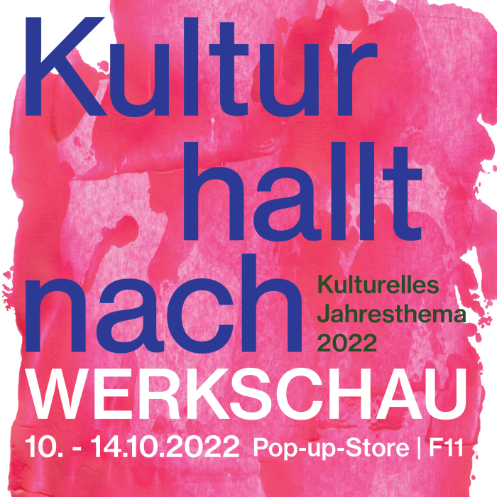 Rosafarbenes Plakat mit Titel und Name der Ausstellung