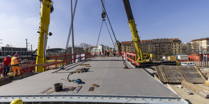 Foto: Großsegment für das Promenadendeck © Stadtverwaltung Erfurt Ein Segment einer neue Brücke
