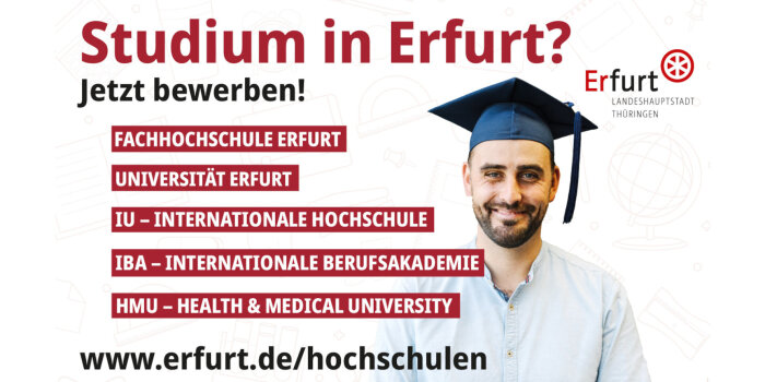 Ein Werbebanner mit dem Titel "Studium in Erfurt". Darauf viel Text und ein Mann mit Absolventenhut.