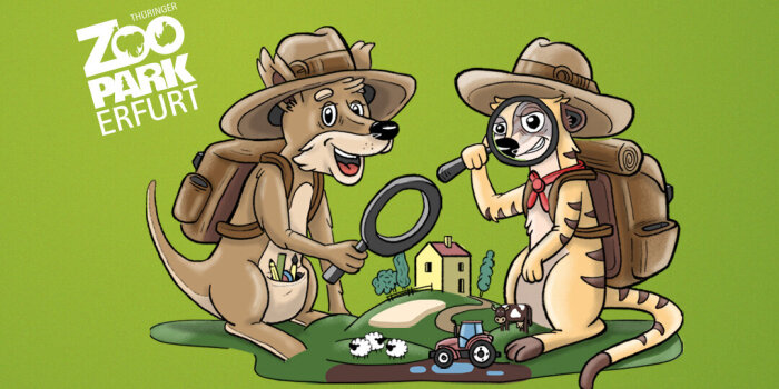 Zwei illustrierte Tiere halten Lupen über einen Miniatur-Bauernhof. 