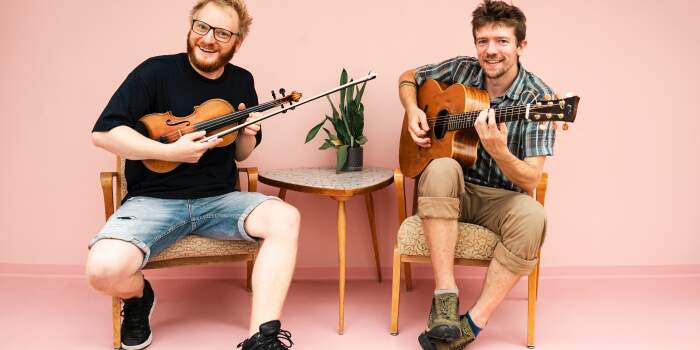 Musikduo „Crepes Sucette“ in der Bibliothek am Domplatz