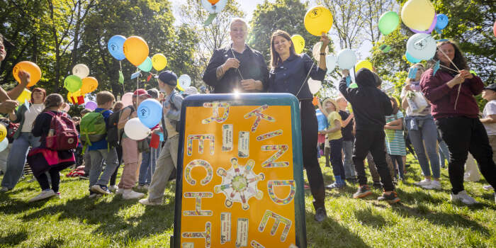 Gemeinschaftsschule Kerspleben präsentiert Inhalt des Kinderrechtskoffers