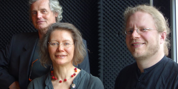Foto: Radio Frei Podcast: Bürgerfest „Stadt im Wandel“ im Stadtgespräch © Stadtverwaltung Erfurt / J. Ahlke drei Personen im Studio