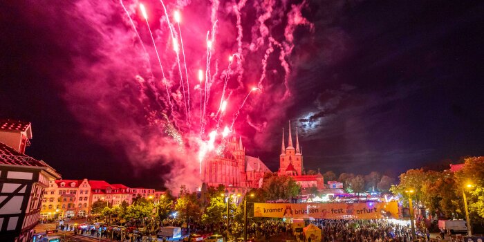 Feuerwerk über dem Domplatz