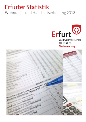 Titelseite: Wohnungs und Haushaltserhebung 2018 Titel des Berichtes und drei Fotos mit Fragebogen, Tabelle, Taschenrechner