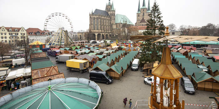 Die Vorbereitungen Fur Den Weihnachtsmarkt 2018 Laufen Erfurt De