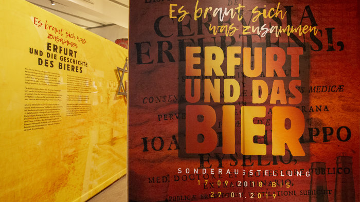 Bierausstellung im Stadtmuseum Plakatwand mit Titel der Ausstellung