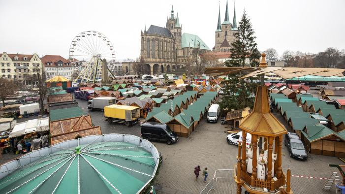 Die Vorbereitungen Fur Den Weihnachtsmarkt 2018 Laufen Erfurt De