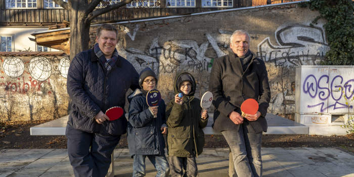 Tischtennisplatte für Johann und Friedrich und die Erfurter Kinder