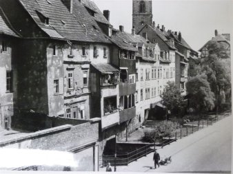 Foto: Historische Ansicht der Krämerbrücke © Stadtverwaltung Erfurt historische Häuser einer Brücke