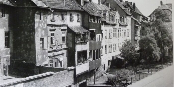Foto: Historische Ansicht der Krämerbrücke © Stadtverwaltung Erfurt Historische Häuser einer Brücke