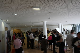 Die Aussteller des erwicons im Foyer des Congresscenters 