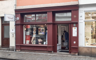 Bild einer Häuserfassade/Ladengeschäft