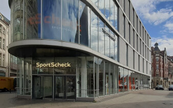 Bild einer Häuserfassade/Ladengeschäft