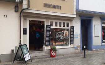Bild einer Häuserfassade/Ladengeschäft