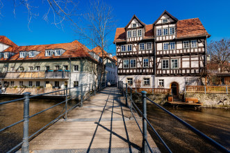 Hütergasse Fußgängerbrücke Holzbrücke zur Hütergasse mit Blick auf Fachwerkhaus